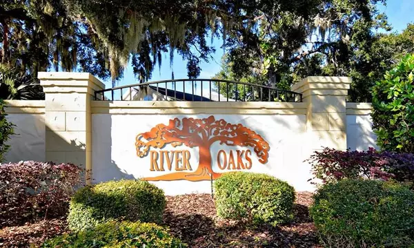 Palm Coast, FL 32137,8 River Oaks Place