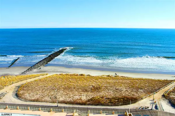 Ocean City, NJ 08226,322 Boardwalk #415