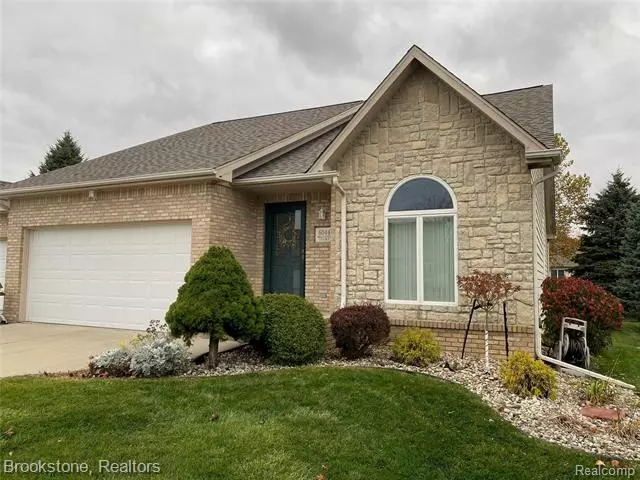 6044 Belmont CRT, Grand Blanc, MI 48439