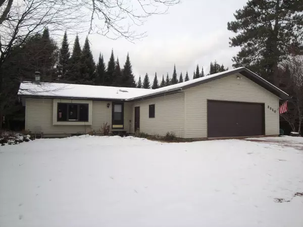 3320 Meadow Ln, Rhinelander, WI 54501