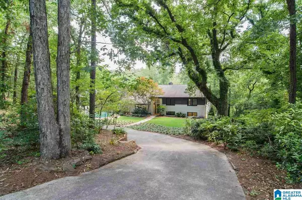 Vestavia Hills, AL 35216,2709 WOODLANE CIR