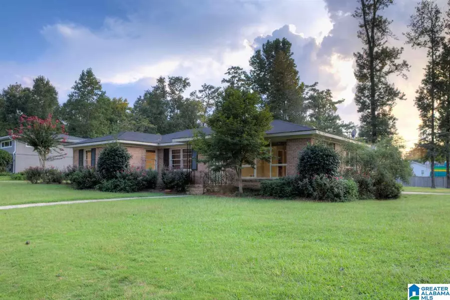 4100 N CAHABA DR, Vestavia Hills, AL 35243