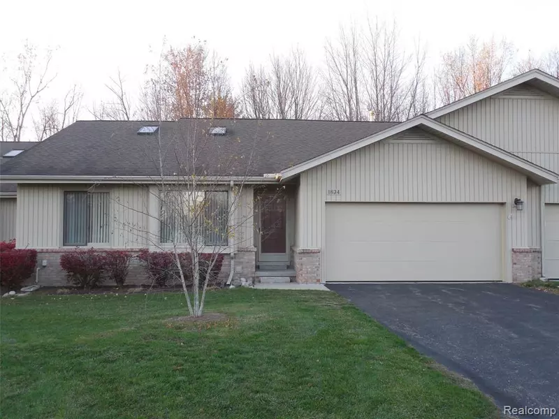 1834 VALLEY Lane, Lake Orion, MI 48360 1852