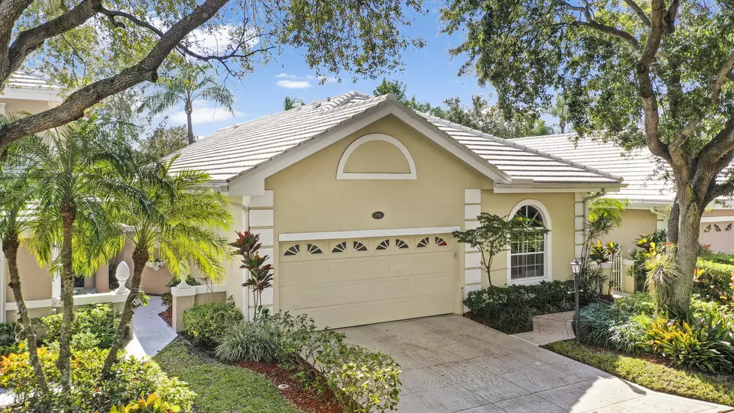 280 W Canterbury DR, Palm Beach Gardens, FL 33418