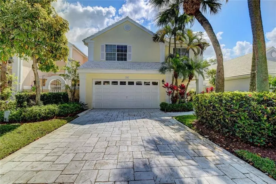 9 Selby LN, Palm Beach Gardens, FL 33418