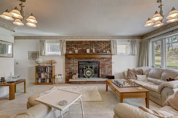 3714 Zwerg Dr, Madison, WI 53705