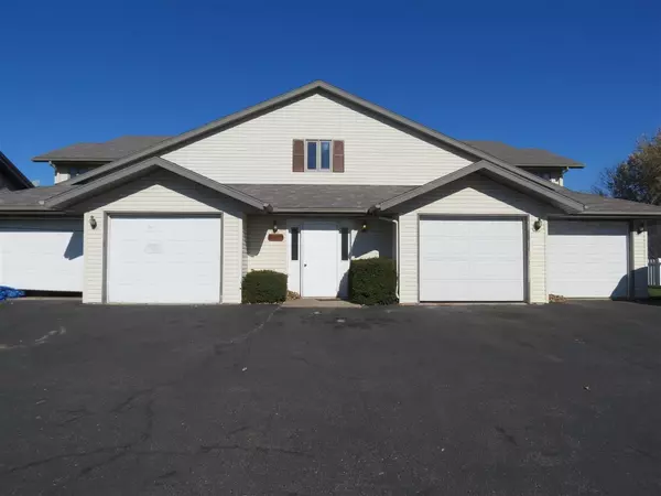 1127 11th St, Baraboo, WI 53913