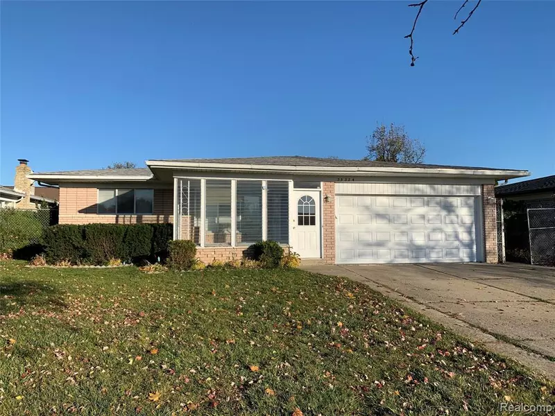 35324 DUNSTON Drive, Sterling Heights, MI 48310 4941