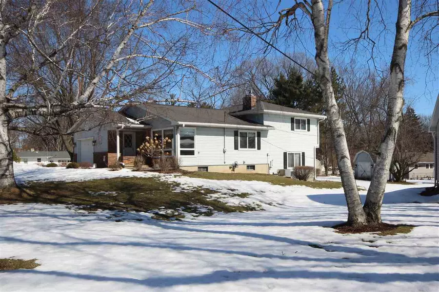 6309 Renee Ct, Mcfarland, WI 53558