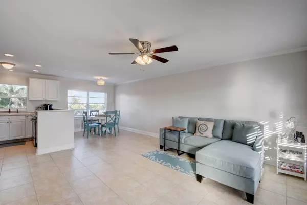 Lantana, FL 33462,219 Lakeview AVE 305