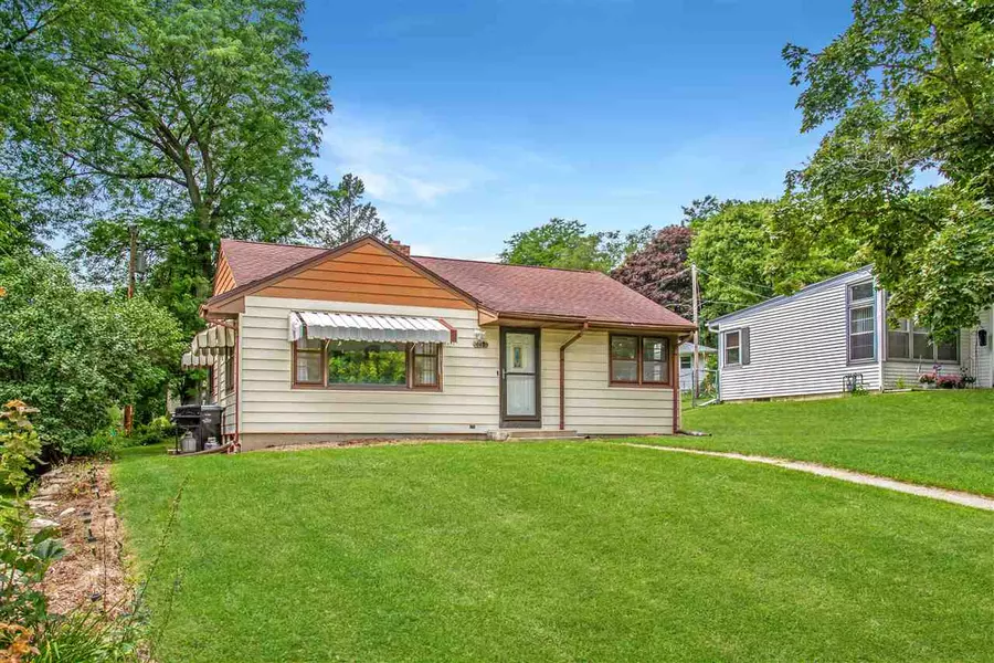 412 Maple St, Deforest, WI 53532