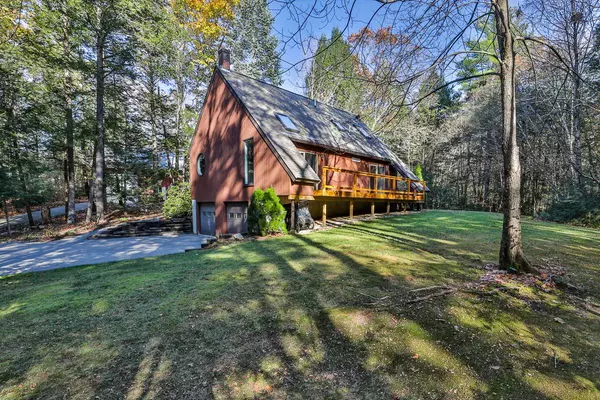 48 Hawke LN, Danville, NH 03819