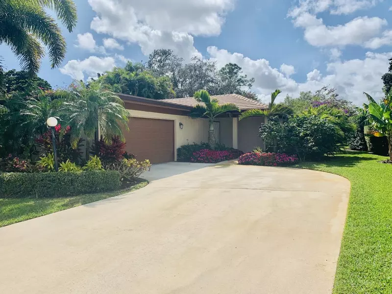 6694 Eastpointe Pines ST, Palm Beach Gardens, FL 33418