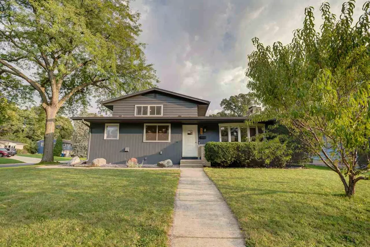 Monona, WI 53716,209 KINGS ROW