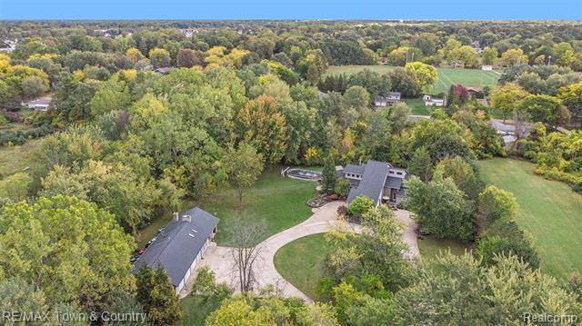 552 N MCKINLEY RD, Flushing, MI 48433