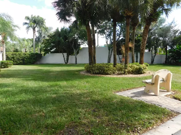 Boynton Beach, FL 33437,5366 Venetia CT H