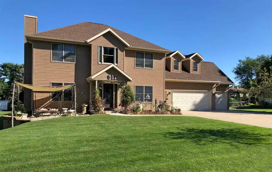 511 Skogen Rd, Cambridge, WI 53523