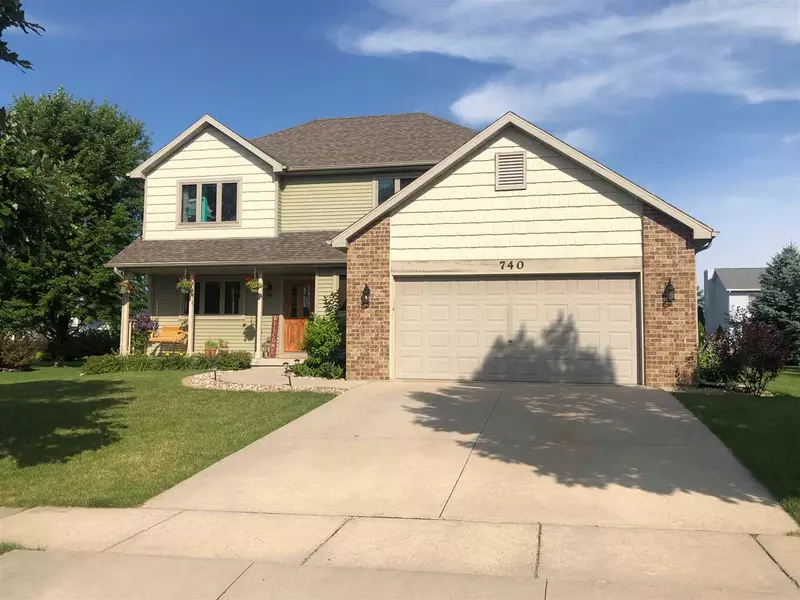 740 Valley View Dr, Stoughton, WI 53589