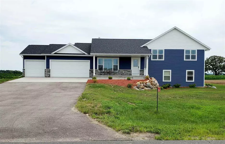 W2803 Fonda Ln, Belleville, WI 53508