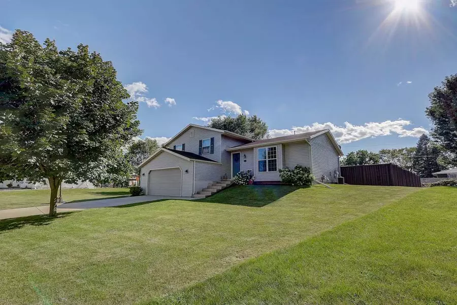 467 Mitchell St, Belleville, WI 53508