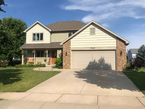 740 Valley View Dr, Stoughton, WI 53589