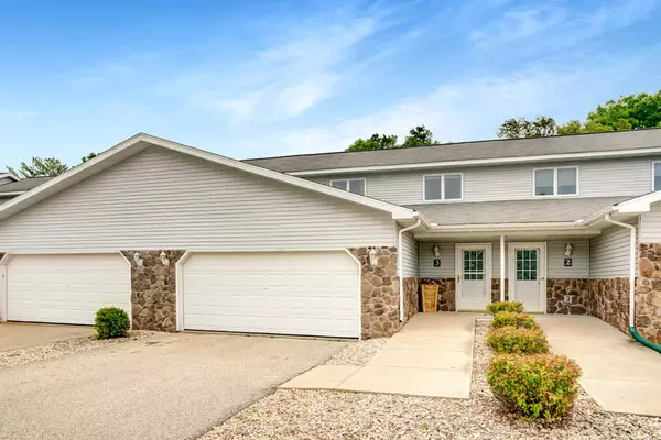 N4237 Alpine Village Ln #3, Cambridge, WI 53523