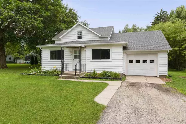 410 W Main St, Cambridge, WI 53523