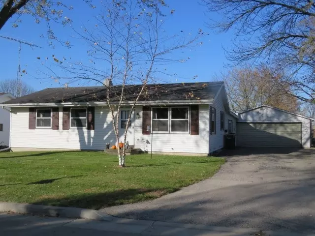 217 E Cherry St, Fox Lake, WI 53933-0000