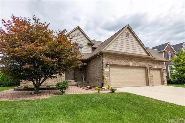 Macomb Twp, MI 48044,21839 GOLDENWILLOW DR