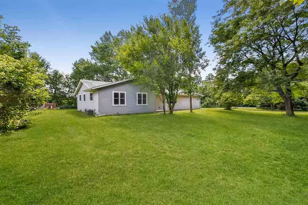 Stoughton, WI 53589,694 County Road N