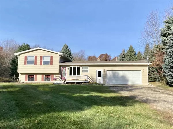 3242 Hodges, Dryden, MI 48428