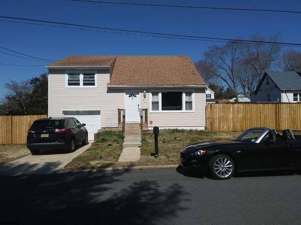 46 W Bolton Ave, Absecon, NJ 08406-2601