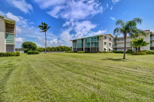 Boynton Beach, FL 33435,350 E Horizons 205