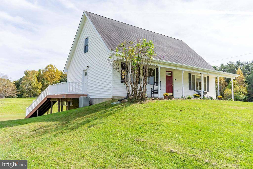 Fredericksburg, VA 22406,16 PADDOCK LN