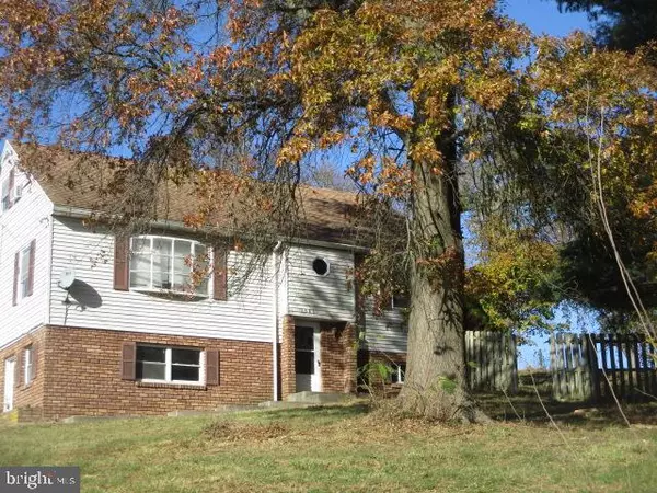 1381 KRAFTS MILL RD, Spring Grove, PA 17362