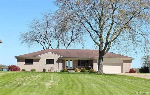 Grosse Ile, MI 48138,28225 ELBA DR