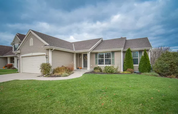 N173W19980 Creekside Dr, Jackson, WI 53037