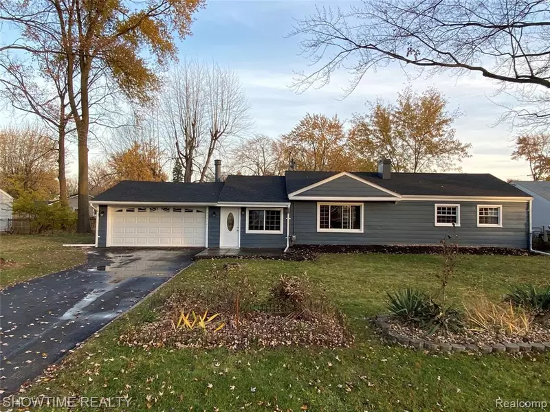 37310 EMERY Street, Clinton Township, MI 48036 2525