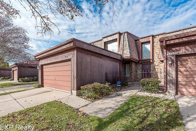 25084 SHERWOOD CIR, Southfield, MI 48075