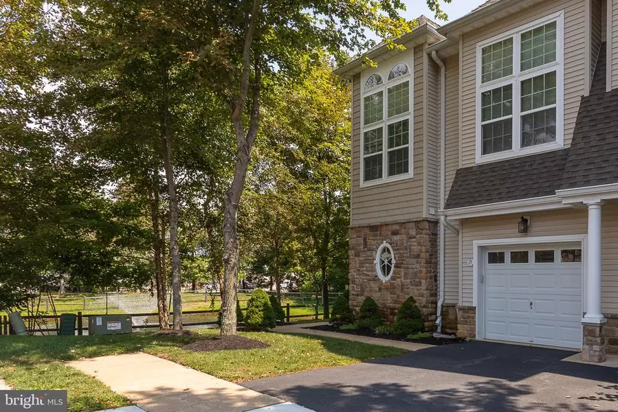 15 OCEAN BREEZE CT, Manahawkin, NJ 08050