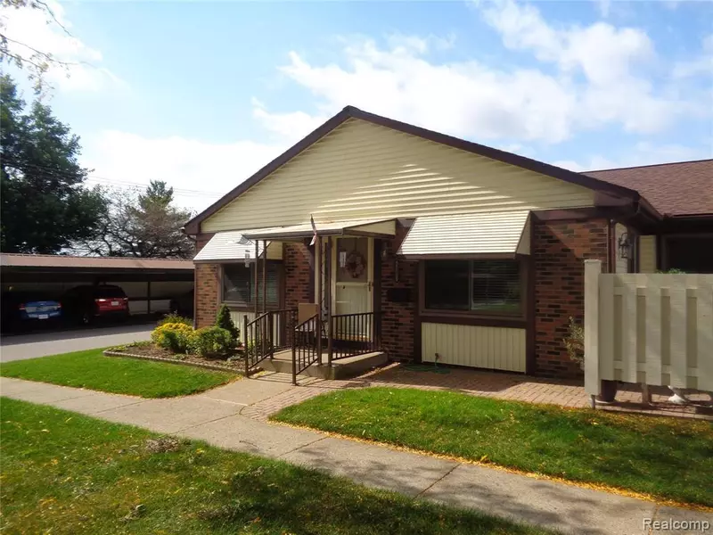 40877 NEWPORT Drive, Plymouth, MI 48170 4741