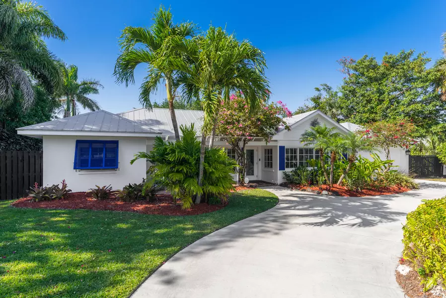 4 Emarita WAY, Sewalls Point, FL 34996