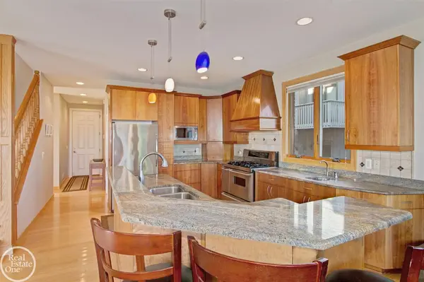 Harrison Twp, MI 48045,38556 Lakeshore