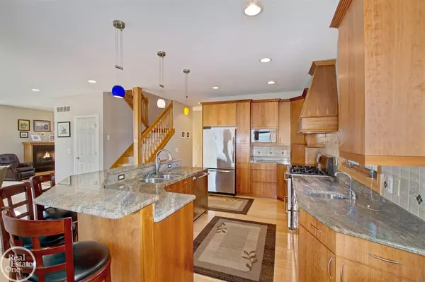 Harrison Twp, MI 48045,38556 Lakeshore