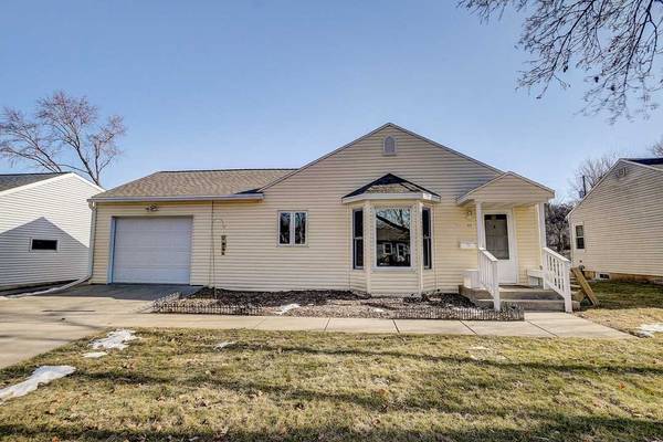 37 S Meadow Ln, Madison, WI 53705-5001