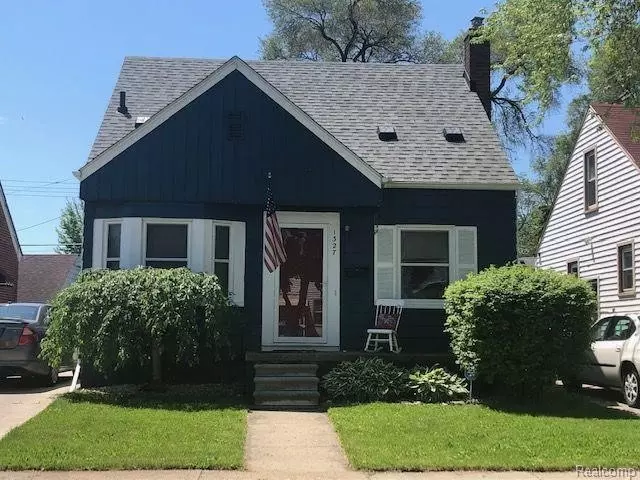 1327 LONDON Avenue, Lincoln Park, MI 48146 3352