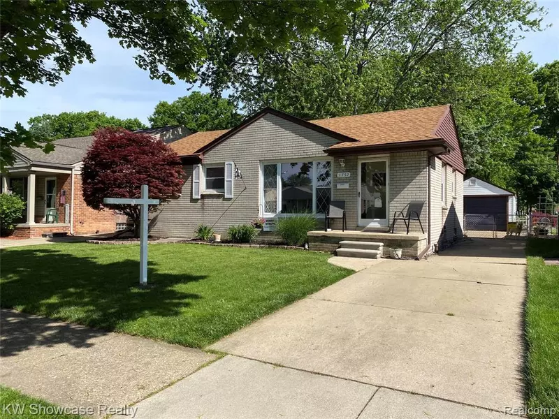 1752 Winchester Avenue, Lincoln Park, MI 48146