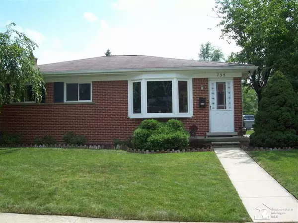 Lincoln Park, MI 48146,735 Cloverlawn