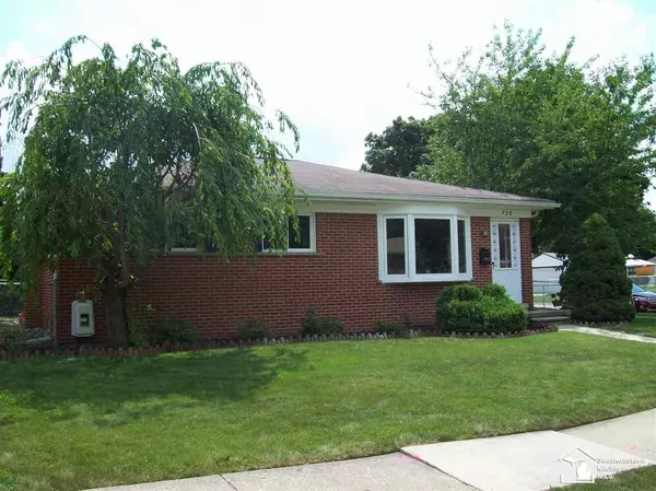 Lincoln Park, MI 48146,735 Cloverlawn