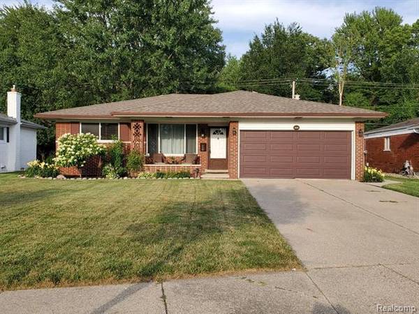 33842 Swan DR, Sterling Heights, MI 48312